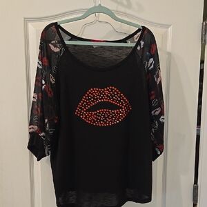 Julie's Closet 3/4 Sleeve Top with Jeweled Red Lip Design Size 2X